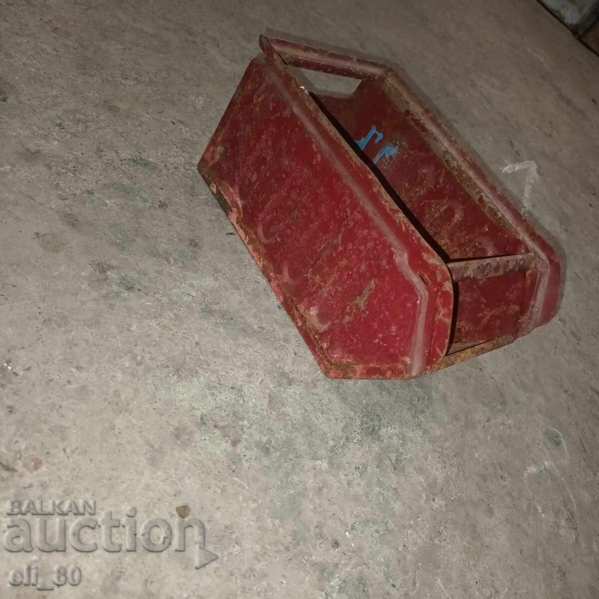 cutie metalică pentru scule de 30 cm cu preț € 10.00 | 19.56 BGN