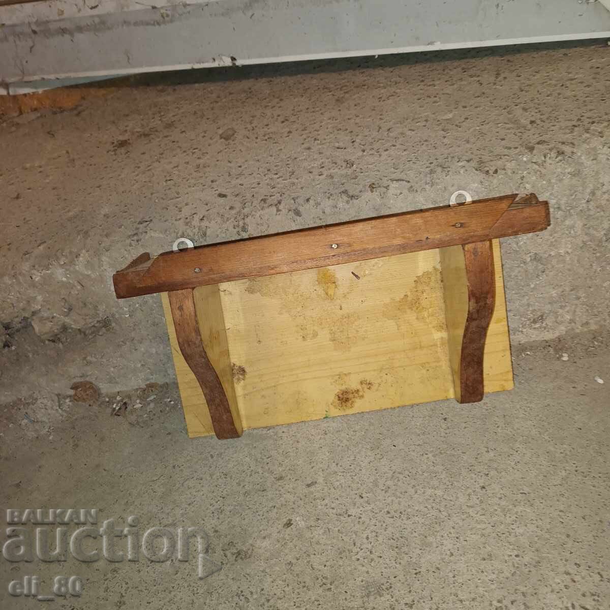 raft de perete din lemn