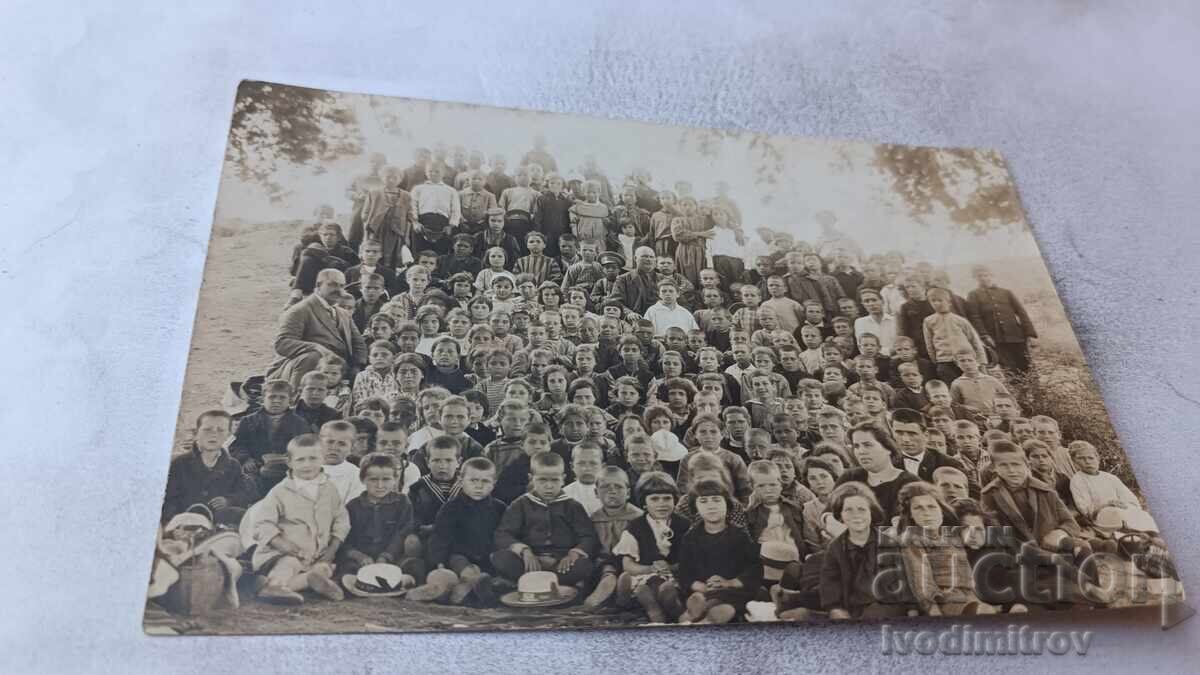 Φωτογραφία Μαθητές και δάσκαλοι από την Α', Β', Γ', Δ' τάξη 1925