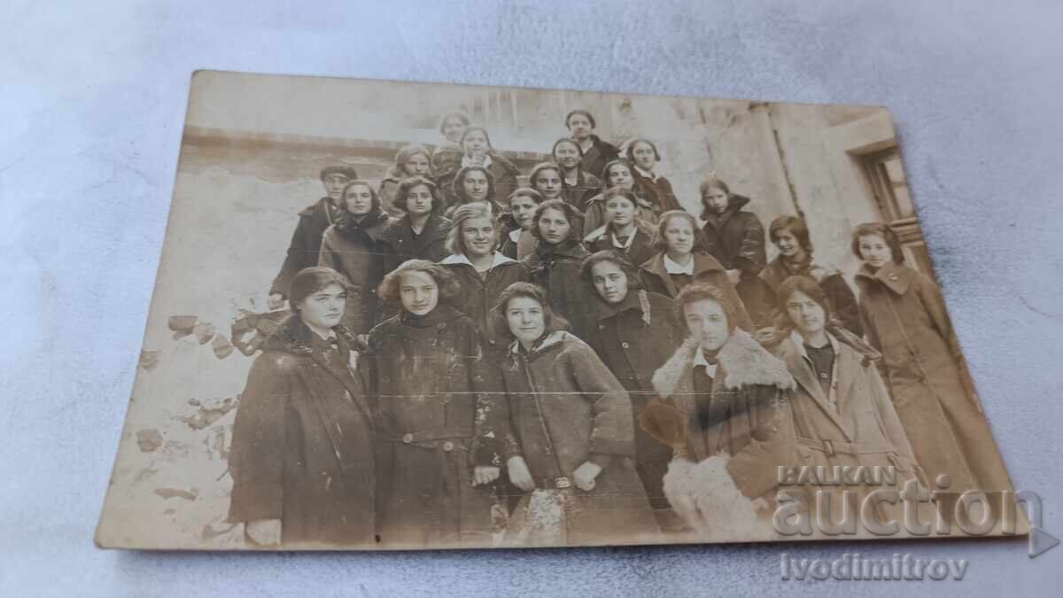 Φωτογραφία Νεαρές κοπέλες τον χειμώνα