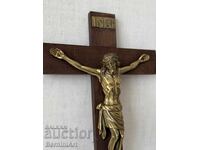 Μεγάλος σταυρός με χάλκινη φιγούρα του Ιησού Χριστού