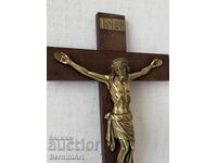 Μεγάλος σταυρός με χάλκινη φιγούρα του Ιησού Χριστού