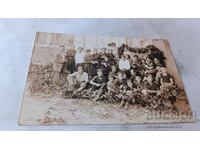 Foto Tinere bărbați și femei