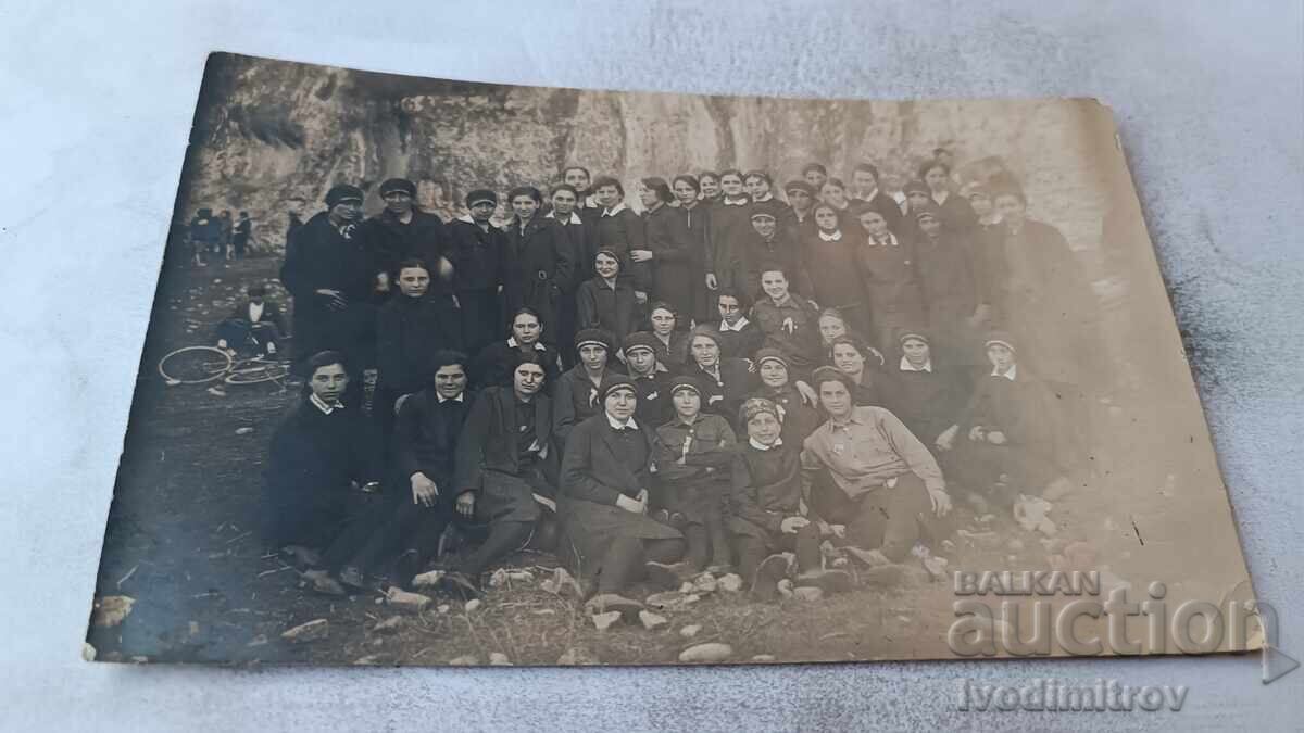 Foto Şcolăriţe în parc