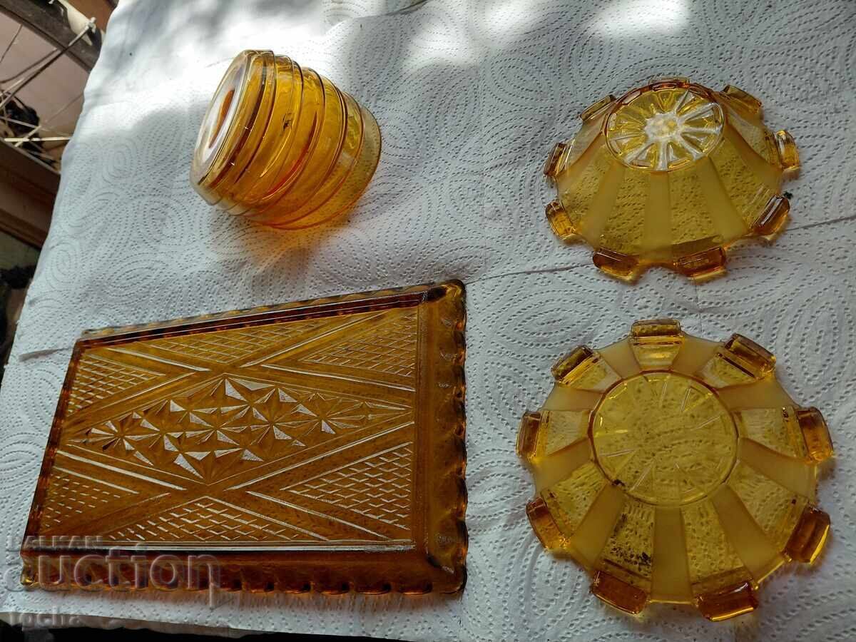 Licitație piese dintr-un set pentru servirea dulceaței, bine păstrate