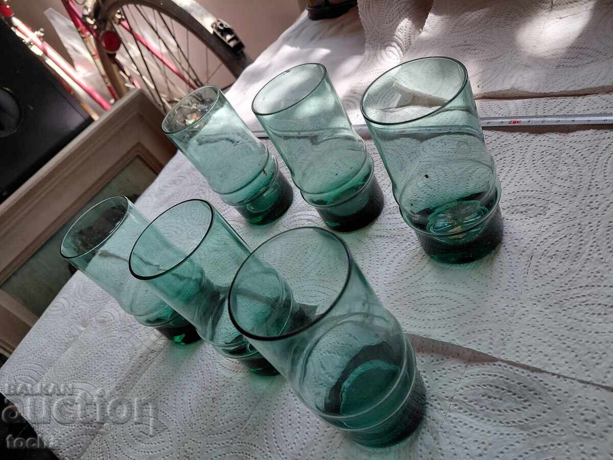 Σετ από παλιά ποτήρια, πράσινο γυαλί, σε καλή κατάσταση με τιμή € 0.60 | 1.17 BGN