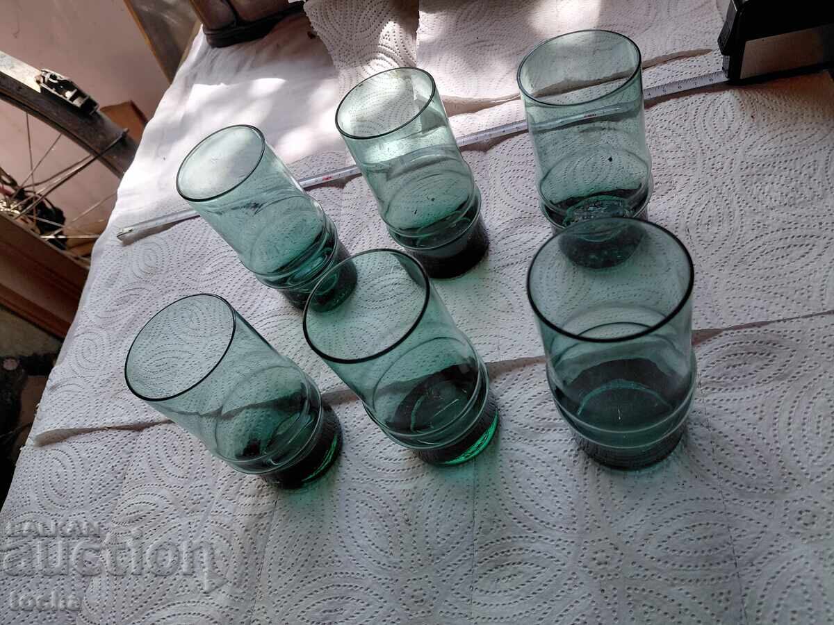 Σετ από παλιά ποτήρια, πράσινο γυαλί, σε καλή κατάσταση