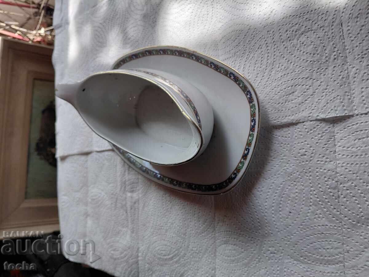 παλιά πορσελάνη σαλτσιέρα με τιμή € 0.01 | 0.02 BGN