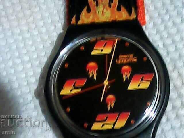 Доставка на красив 4асовник сва4 работи первектно  много редек