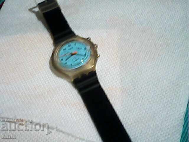 Όμορφο ρολόι χειρός, 4 ωρών, λειτουργεί τέλεια με τιμή € 18.00 | 35.21 BGN