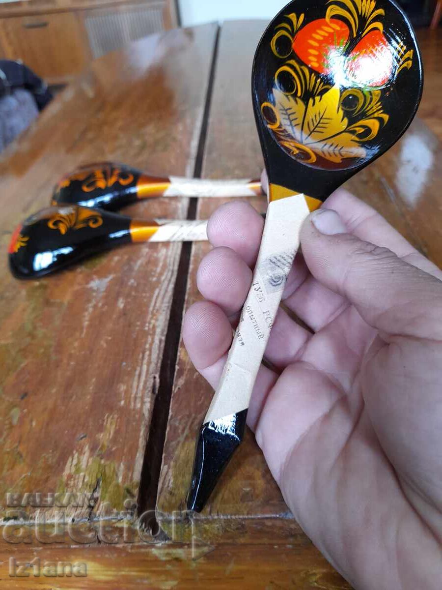 Доставка на Стари Руски дървени лъжици,хохлома