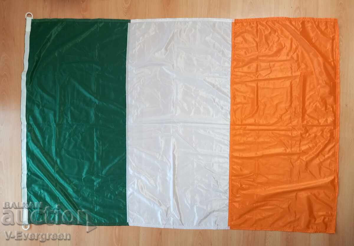 Steag mare Irlanda 146 cm cu preț € 5.00 | 9.78 BGN