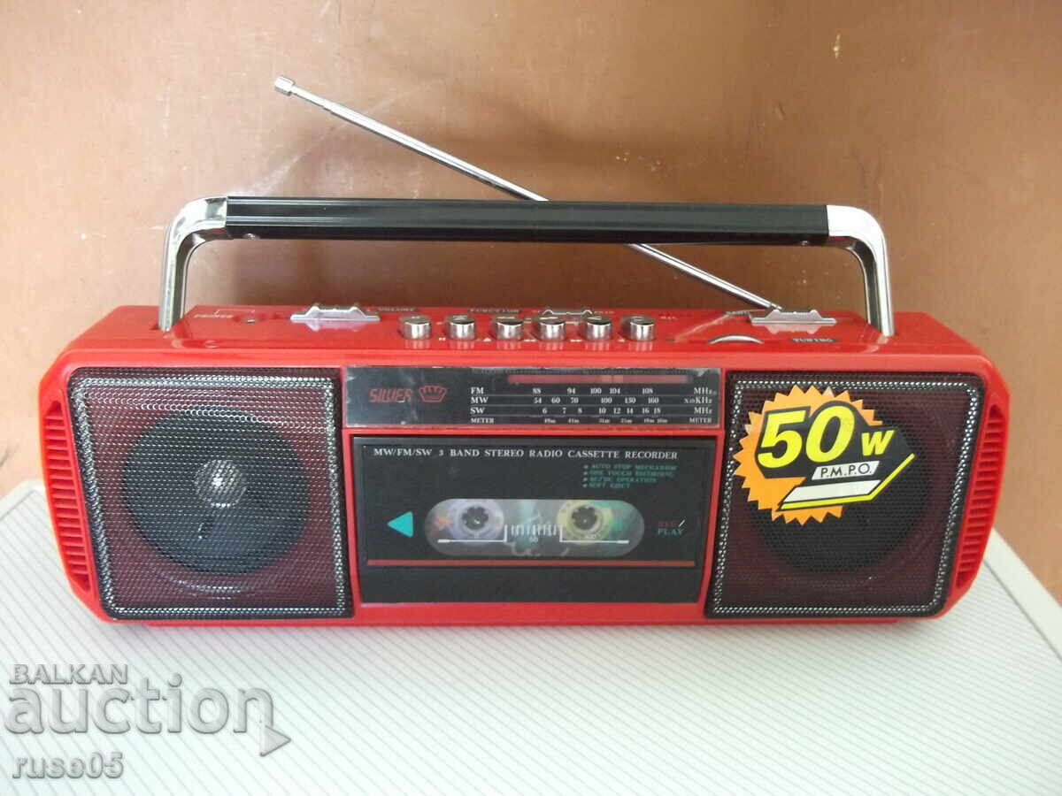 Стерео радиокасетофон "SILVER" работещ