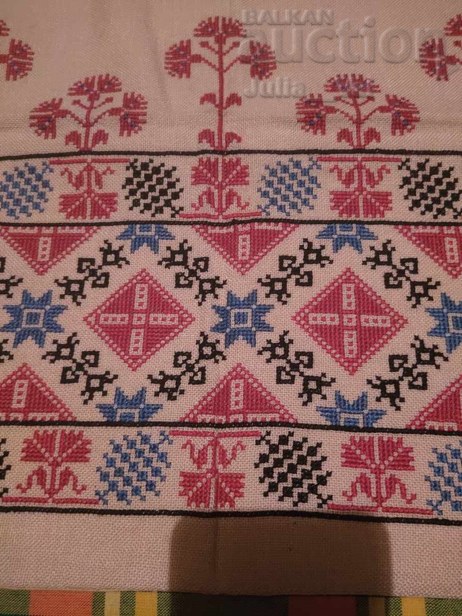 Χειροποίητη κεντημένη μαξιλαροθήκη BZC από 0.01 σεντ με τιμή € 0.01 | 0.02 BGN