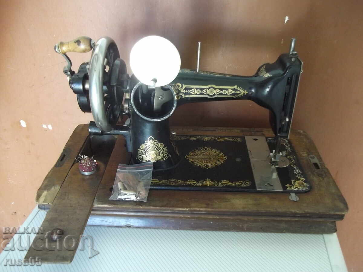 Шевна машина "Helvetia" ръчна стара работеща - 5