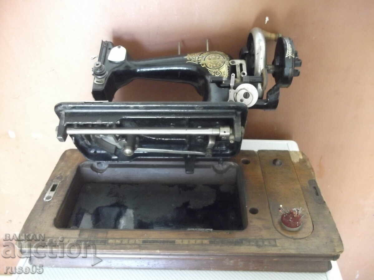 Шевна машина "Helvetia" ръчна стара работеща - 7