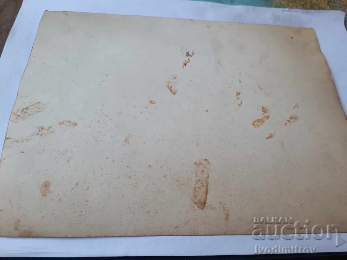 Foto Băiat și fată pe plajă cu preț € 1.17 | 2.29 BGN