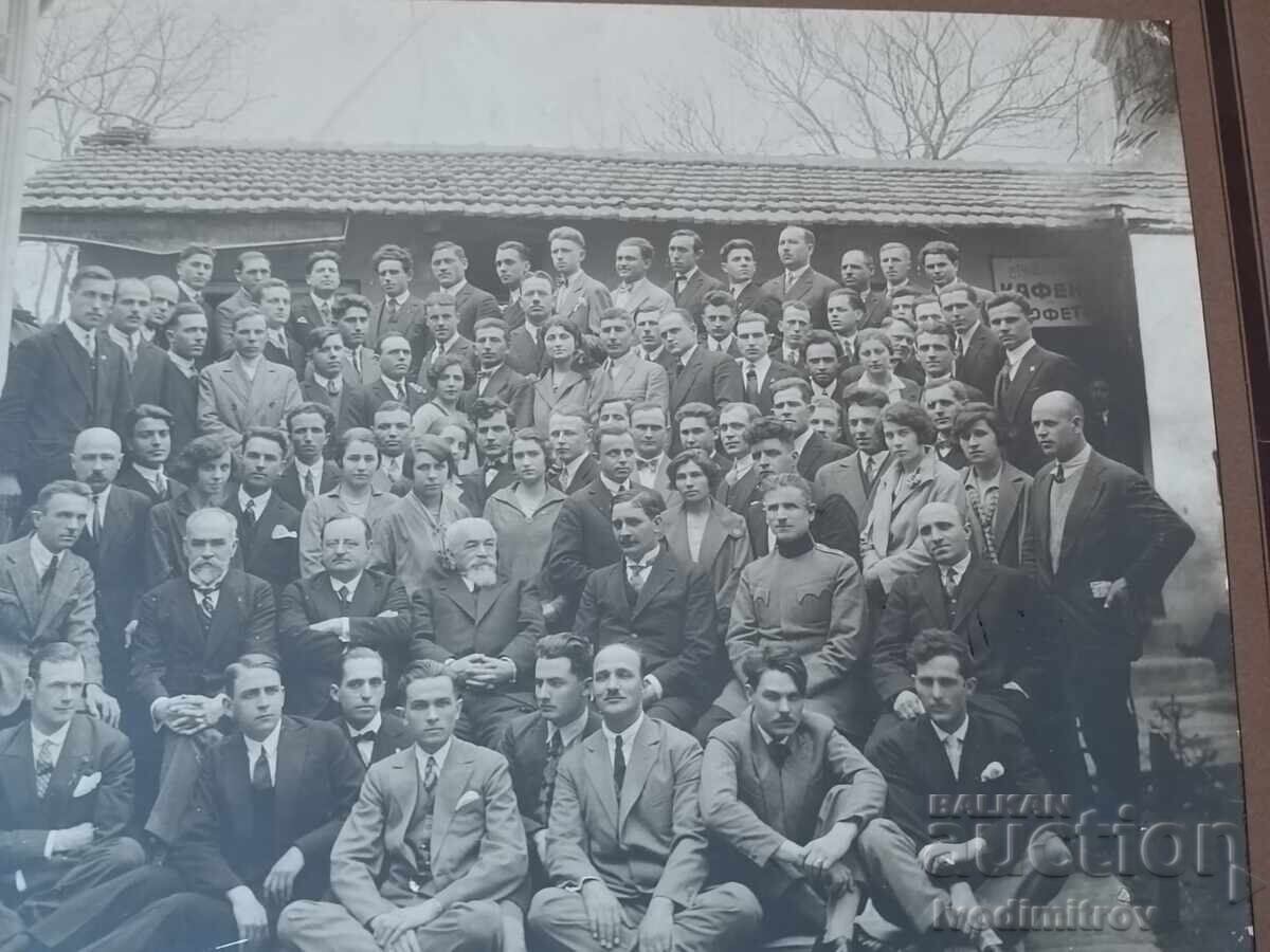 Φωτογραφία Άνδρες με κοστούμια από χαρτόνι με τιμή € 9.46 | 18.50 BGN