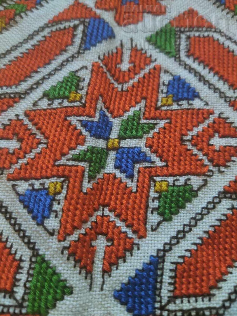 Large hand-embroidered tablecloth starting from 0.01 cents with price € 0.01 | 0.02 BGN