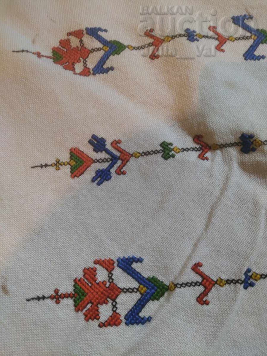 Large hand-embroidered tablecloth starting from 0.01 cents - 5