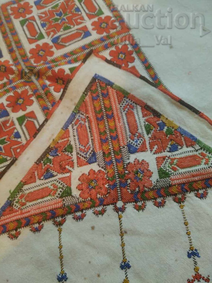 Large hand-embroidered tablecloth starting from 0.01 cents - 7