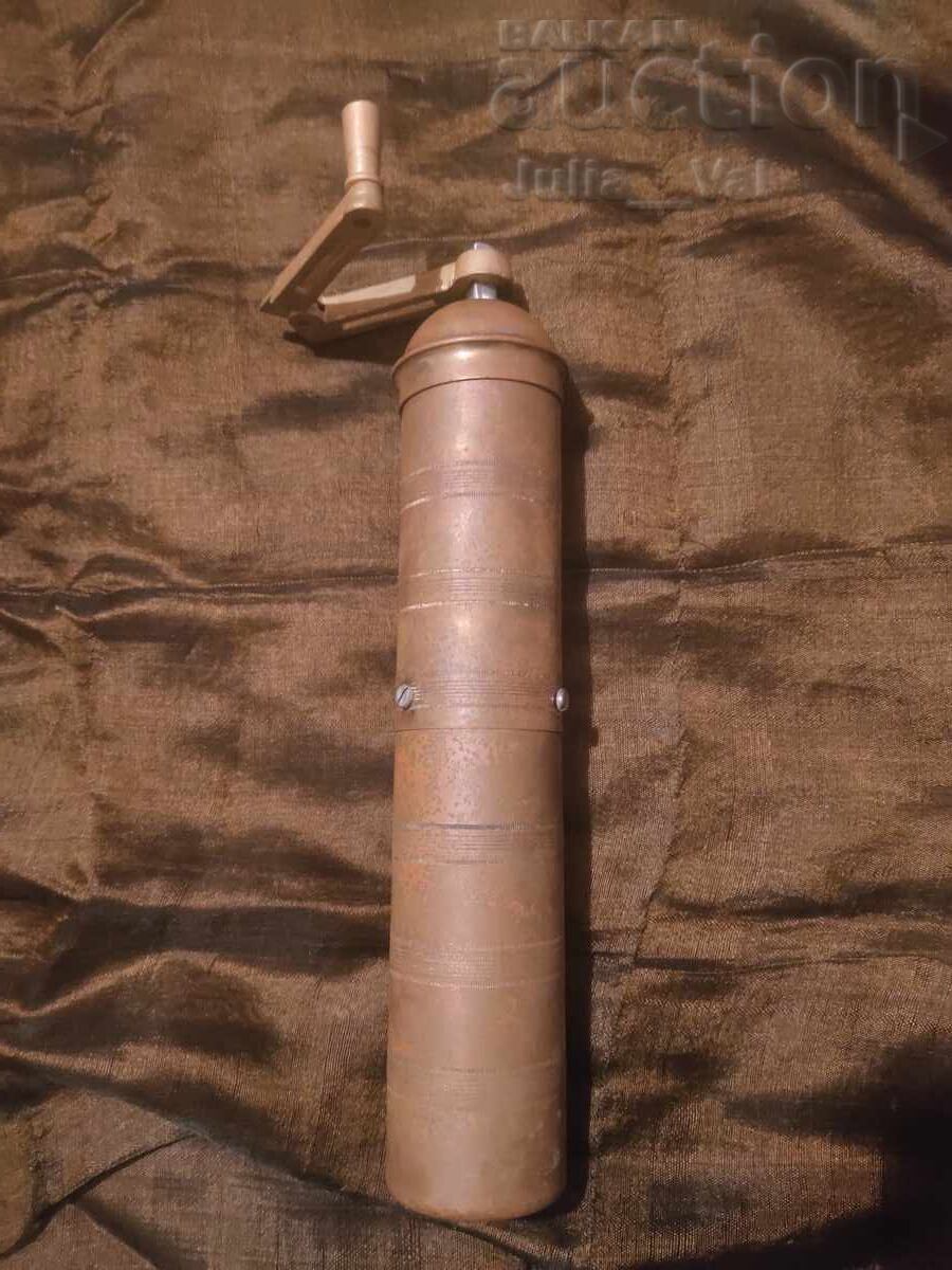 Παλιός χειροκίνητος μύλος καφέ BZC από 1 σεντ με τιμή € 0.01 | 0.02 BGN