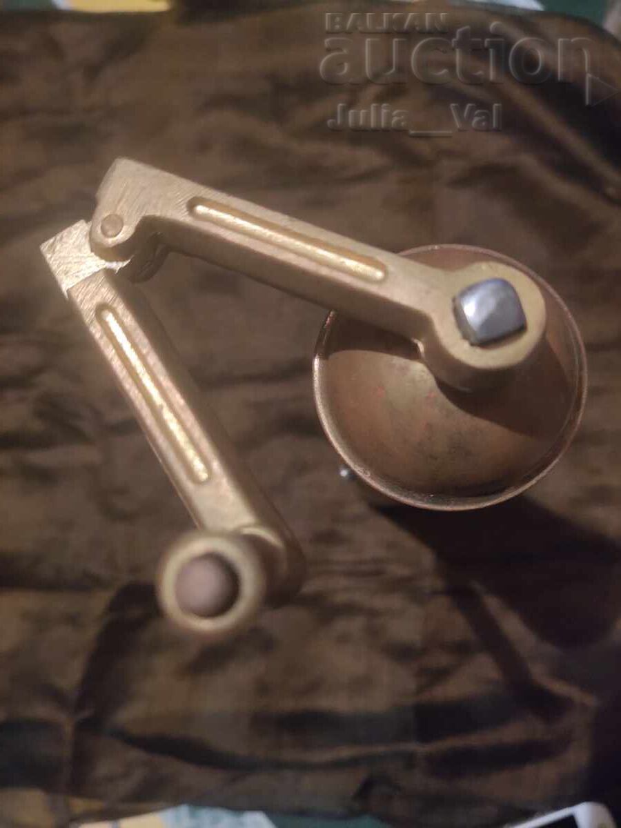 Δημοπρασία Παλιός χειροκίνητος μύλος καφέ BZC από 1 σεντ