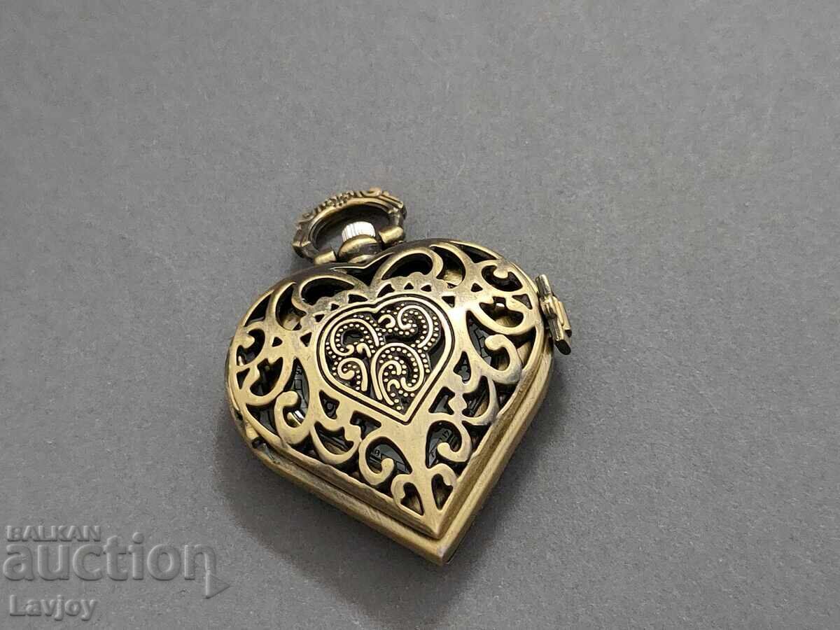 Ceas de buzunar retro Inimă ajurată cu preț € 7.00 | 13.69 BGN