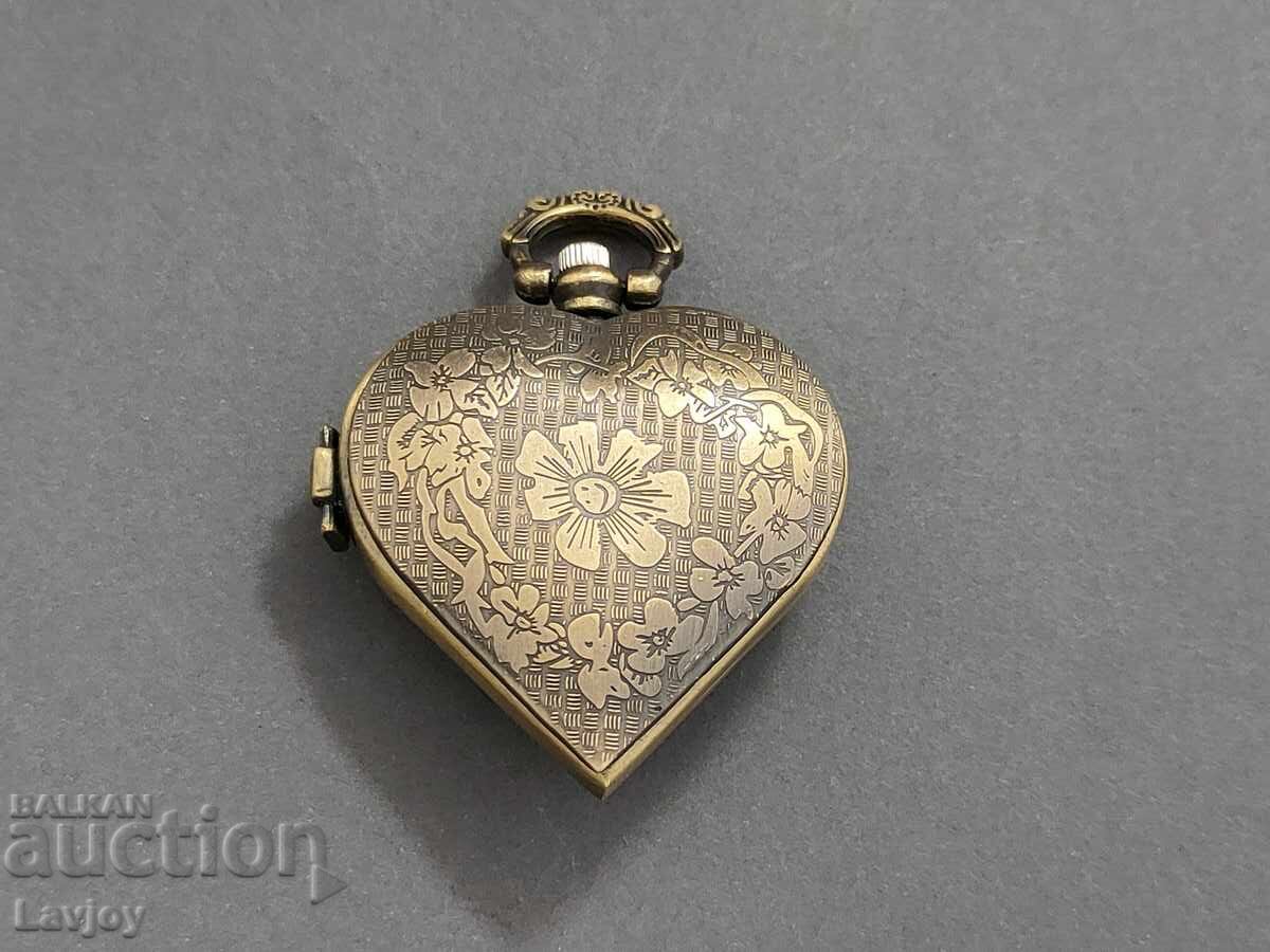 Δημοπρασία Ρετρό ρολόι τσέπης Αzhuρ καρδιά B.Z.C από 0.01 cent