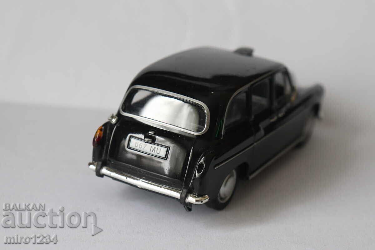 MODEL MAȘINUȚĂ JUCĂRIE LONDON TAXI 1/43 - 5