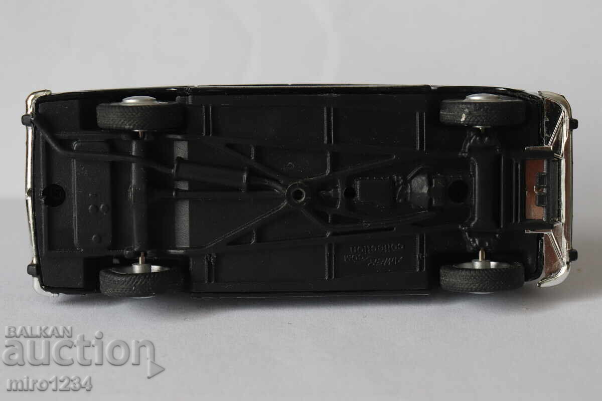 MODEL MAȘINUȚĂ JUCĂRIE LONDON TAXI 1/43 - 6
