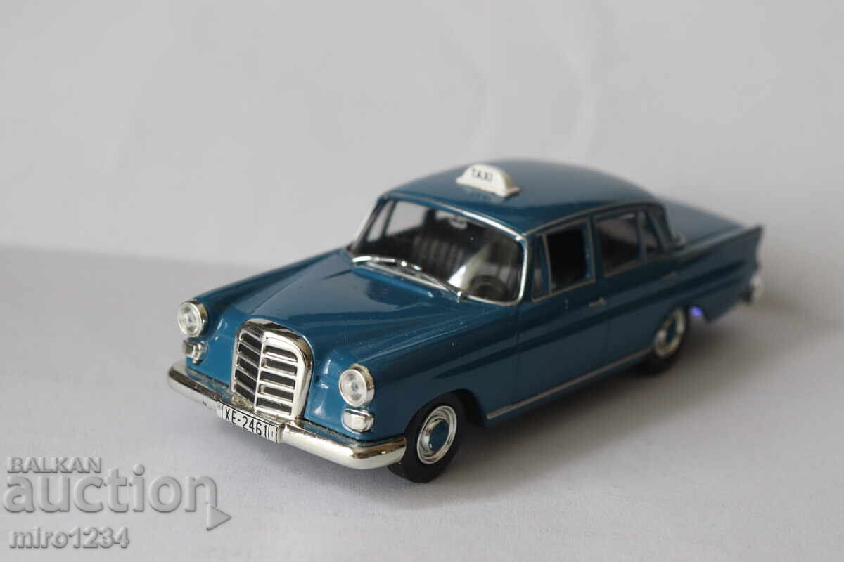 MAȘINUȚĂ JUCĂRIE MODEL MERCEDES BENZ TAXI 1/43