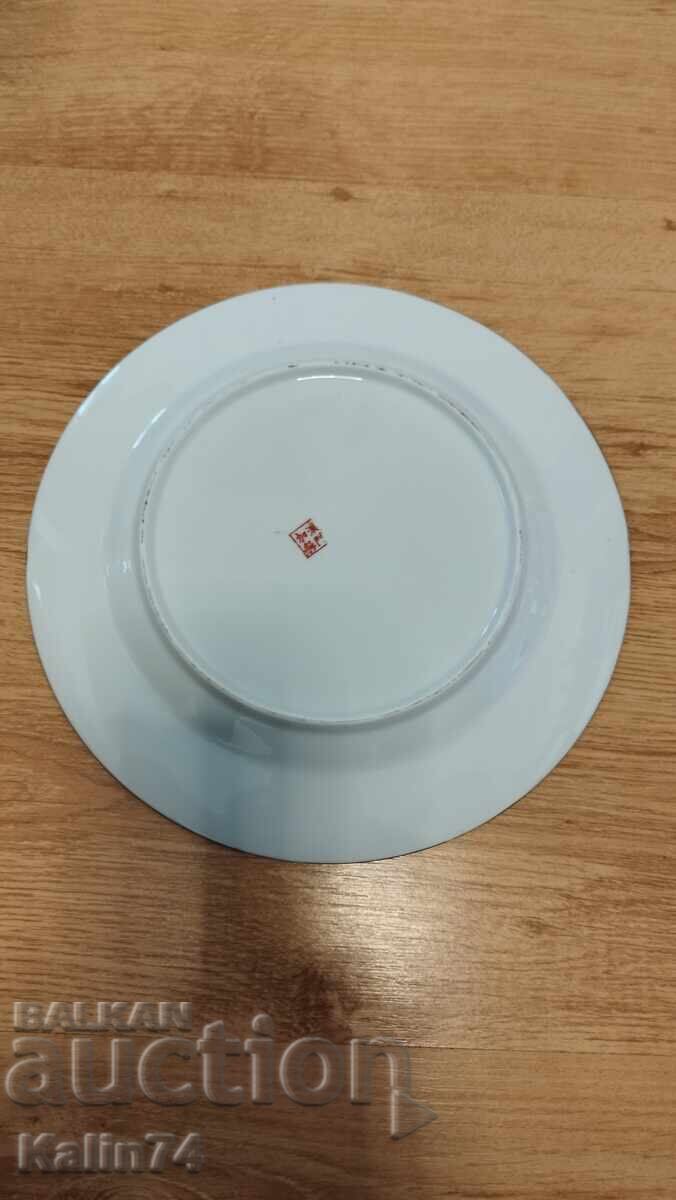 Auction  Beautiful porcelain plate from Japan