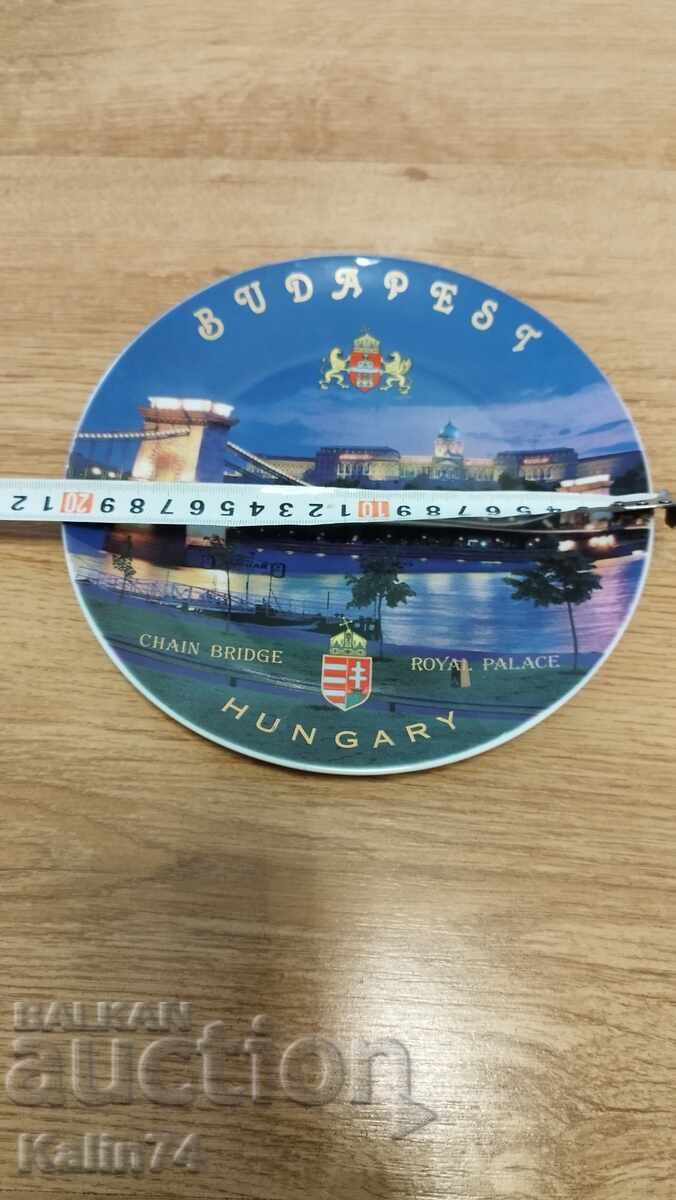 Farfurie frumoasă din porțelan din Budapesta, Ungaria cu preț € 13.30 | 26.01 BGN