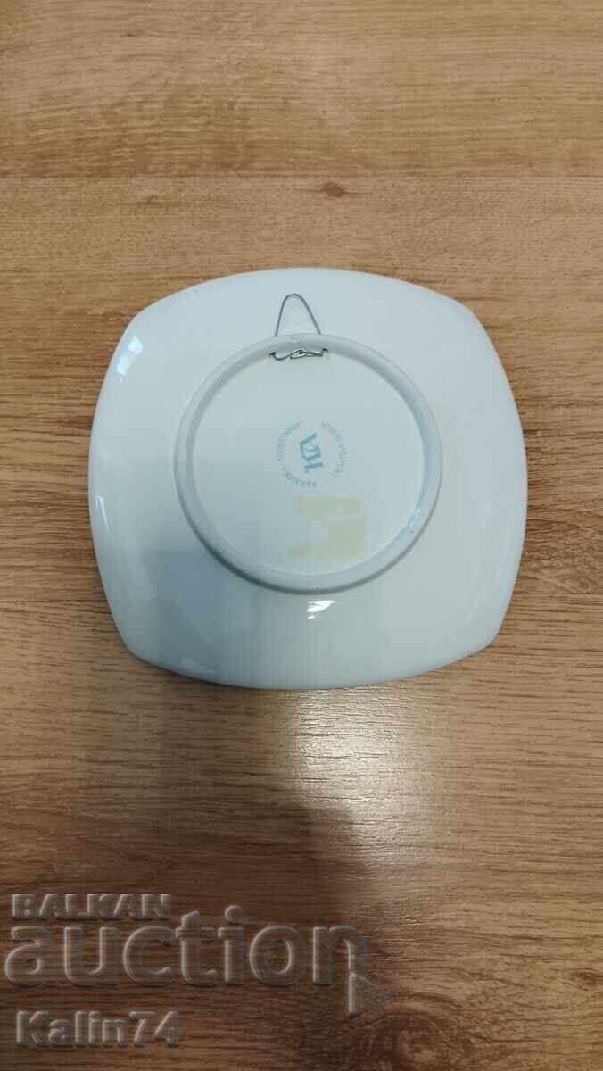 Auction  Beautiful porcelain plate from Croatia