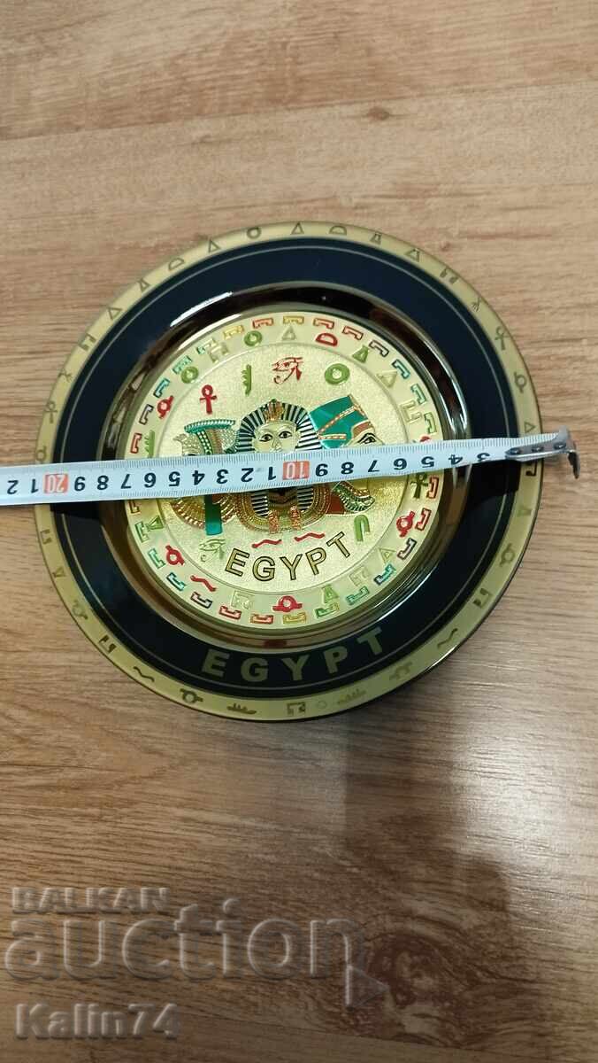 Όμορφο πορσελάνινο πιάτο από την Αίγυπτο με τιμή € 12.50 | 24.45 BGN