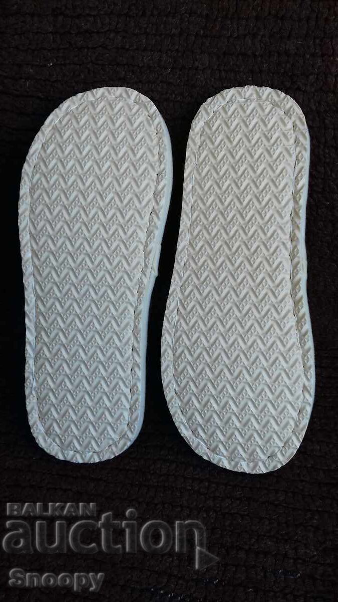 Livrarea Papuci de casă CAPIBARĂ