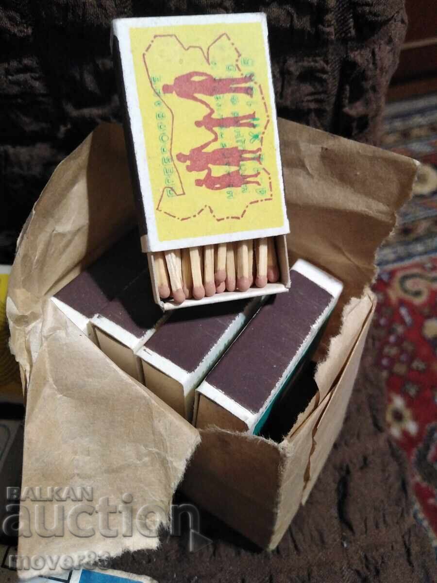 Παλιά σπίρτα και κουτιά. Παρτίδα με τιμή € 1.29 | 2.52 BGN