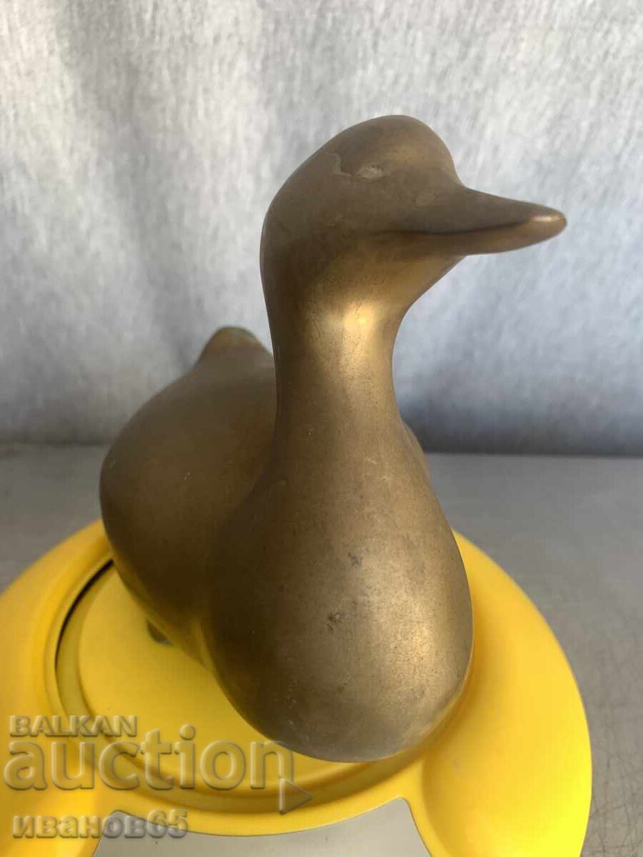 Livrarea figurină din bronz reprezentând o rață