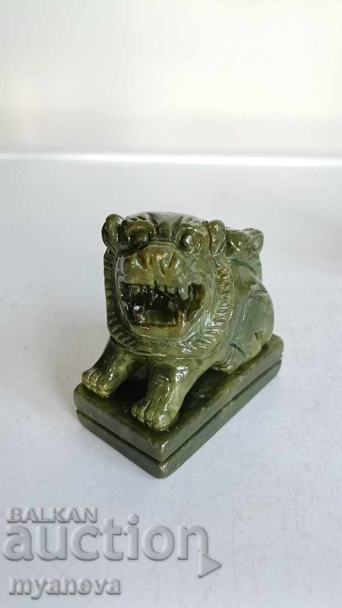 Фън Шуй фигурки на Кучета Фу от нефрит с цена € 20.00 | 39.12 лв.