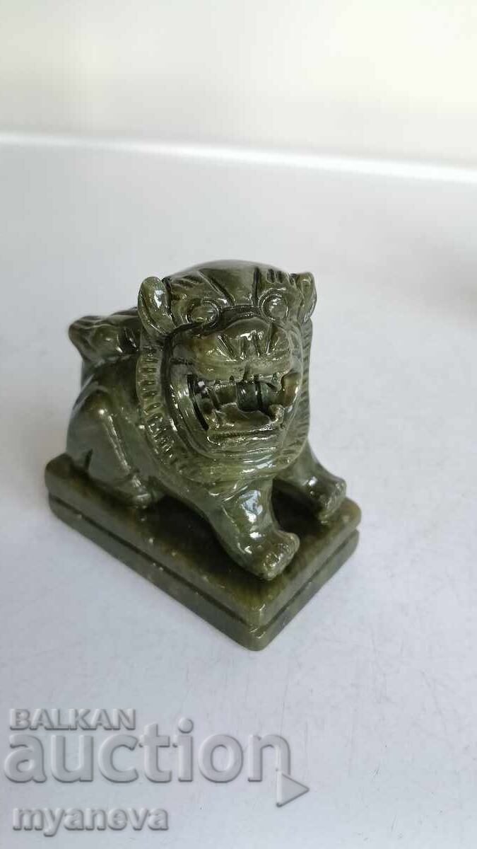 Аукцион Фън Шуй фигурки на Кучета Фу от нефрит