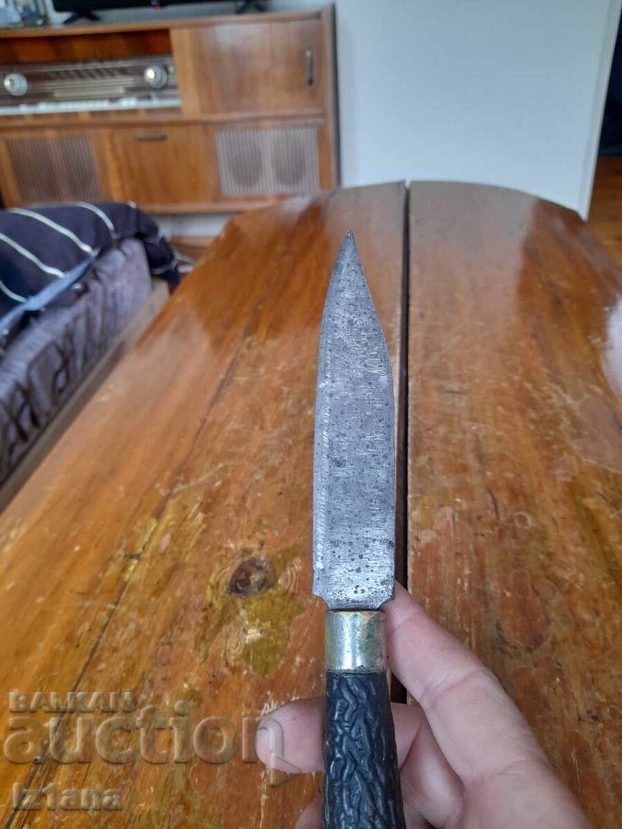 Auction  An old knife