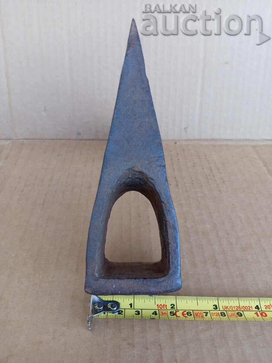 topor mare vechi, forjat manual, cu marcaj săbii - 5