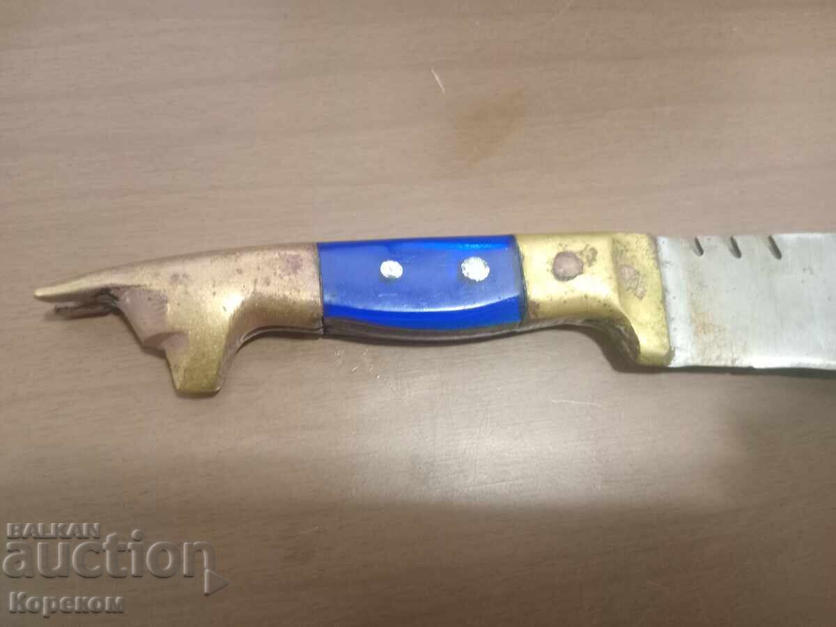 Ένα παλιό μαχαίρι με τιμή € 13.00 | 25.43 BGN