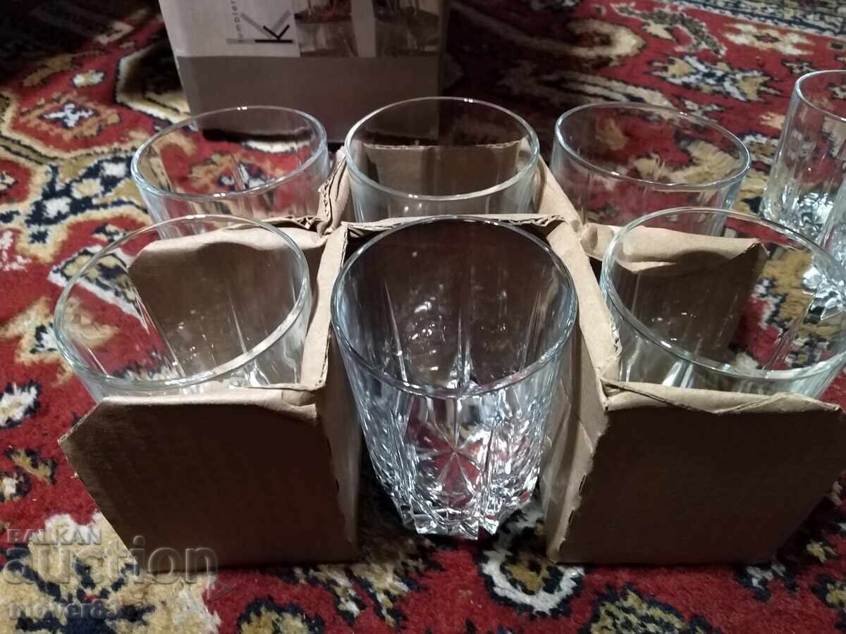 Δημοπρασία Γυάλινα ποτήρια. Σετ 18 τεμαχίων
