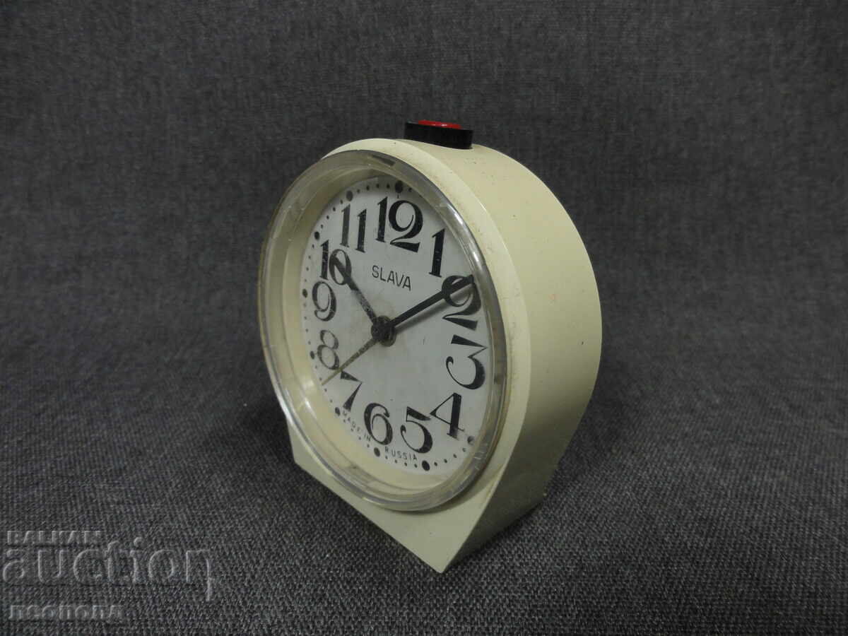 CEAS DEȘTEPTĂTOR MECANIC RUSESC RETRO VINTAGE SLAVA cu preț € 0.01 | 0.02 BGN