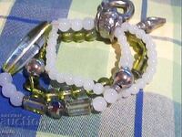 красива гривна от естествен камък