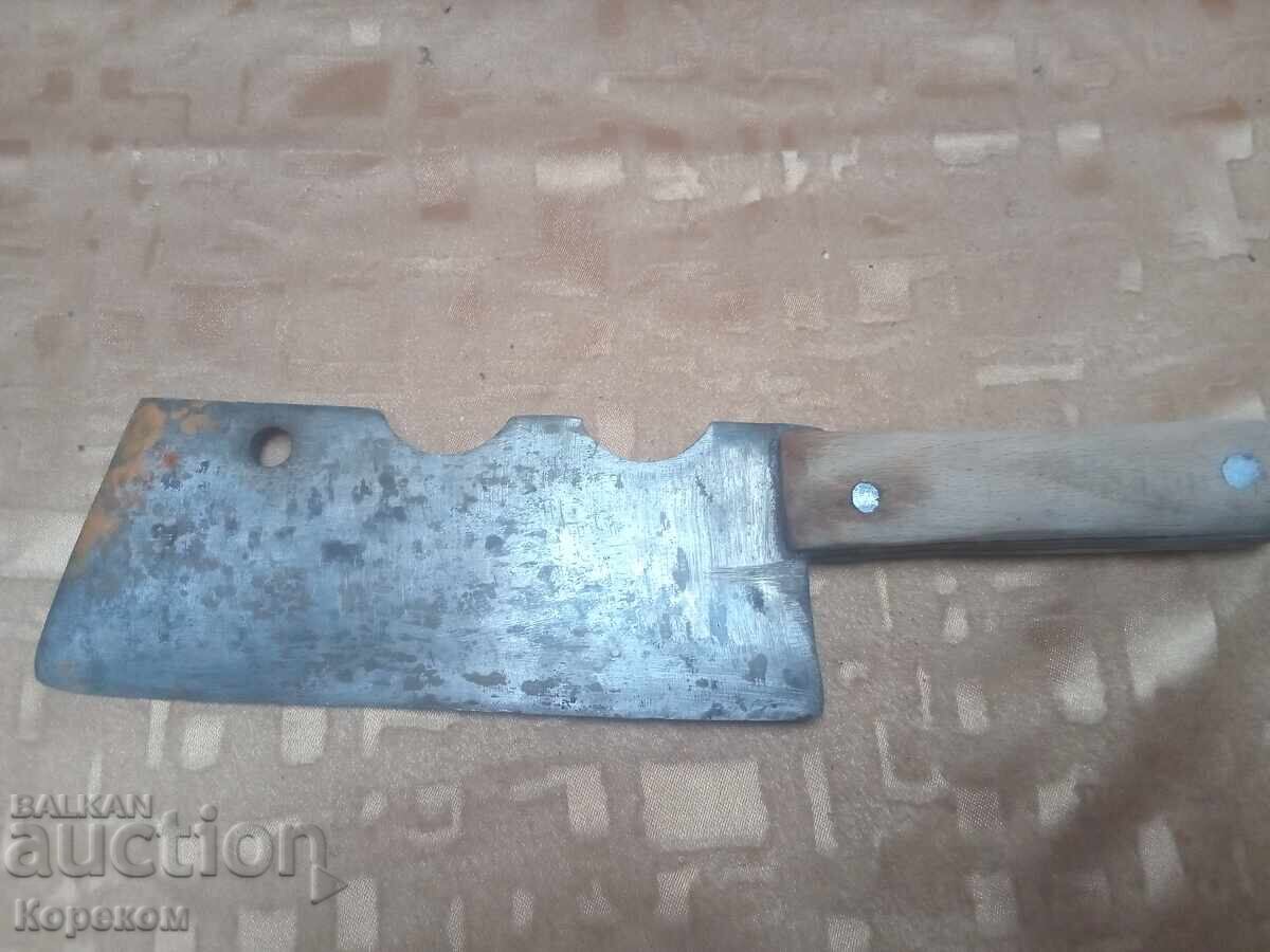 Sutter με τιμή € 7.00 | 13.69 BGN