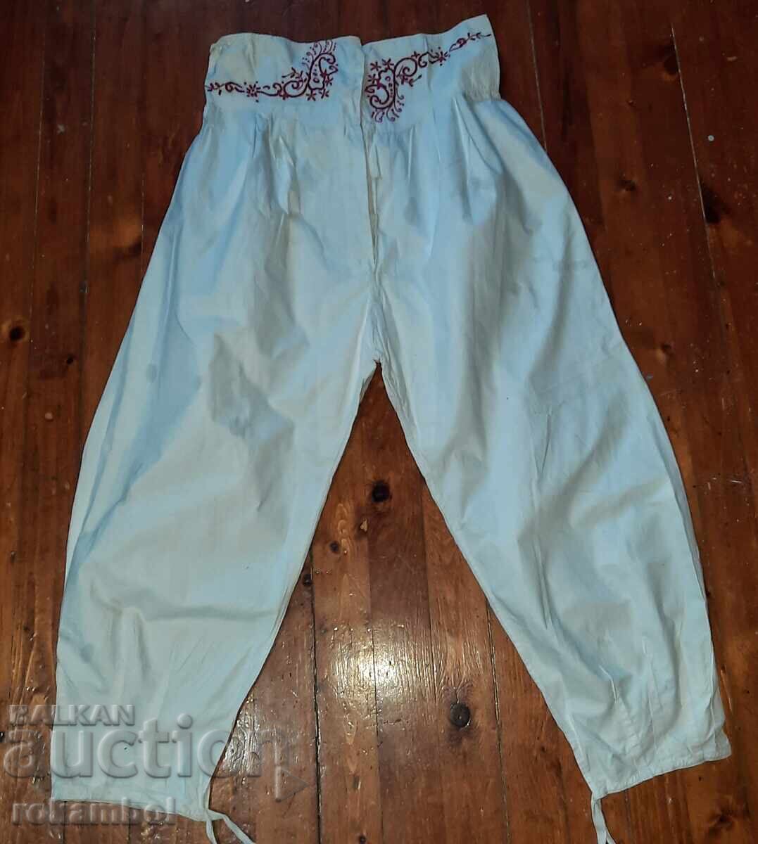 Licitație Etnografic lenjerie intimă de damă, bumbac din zestre