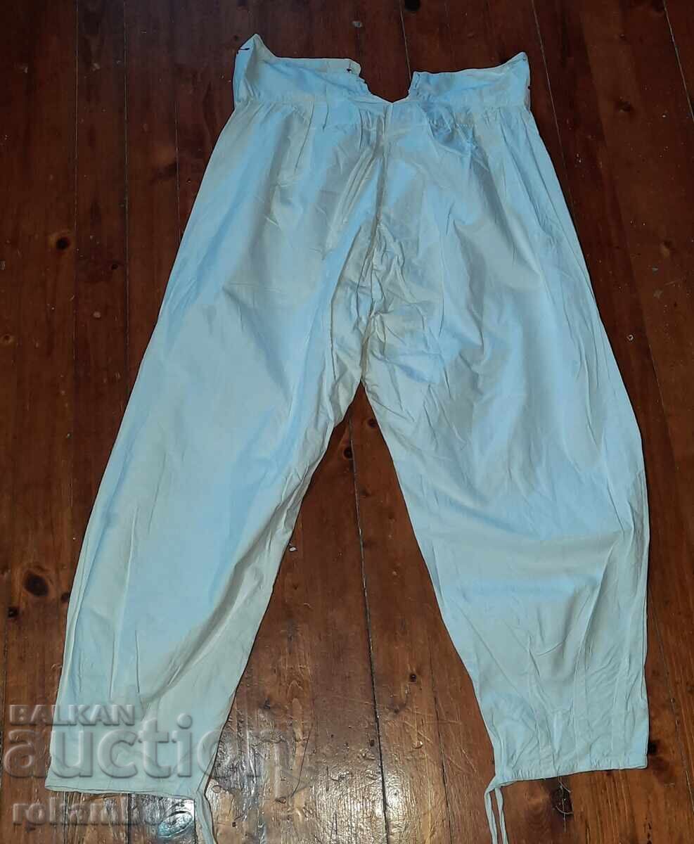 Livrarea Etnografic lenjerie intimă de damă, bumbac din zestre